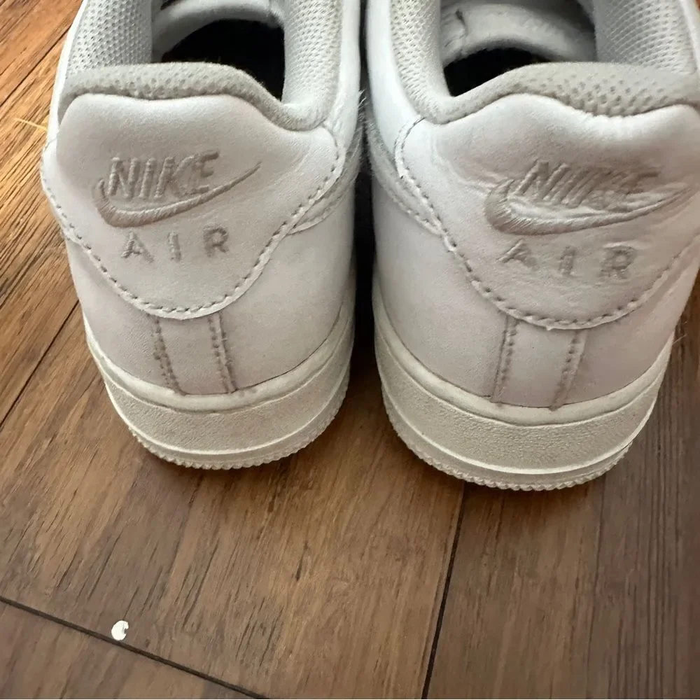 Nike Air Force One kids youth athletic shoes size 6.5